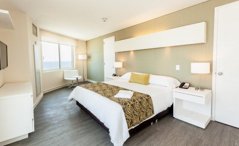 Suite speciale avec lit king size et vue sur la mer GHL Hôtel Relax Corales de Indias Carthagène