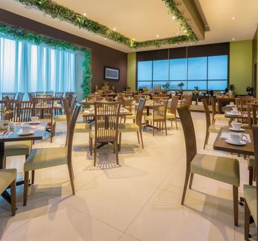 Restaurant sky forest Hotel Four Points By Sheraton Barranquilla